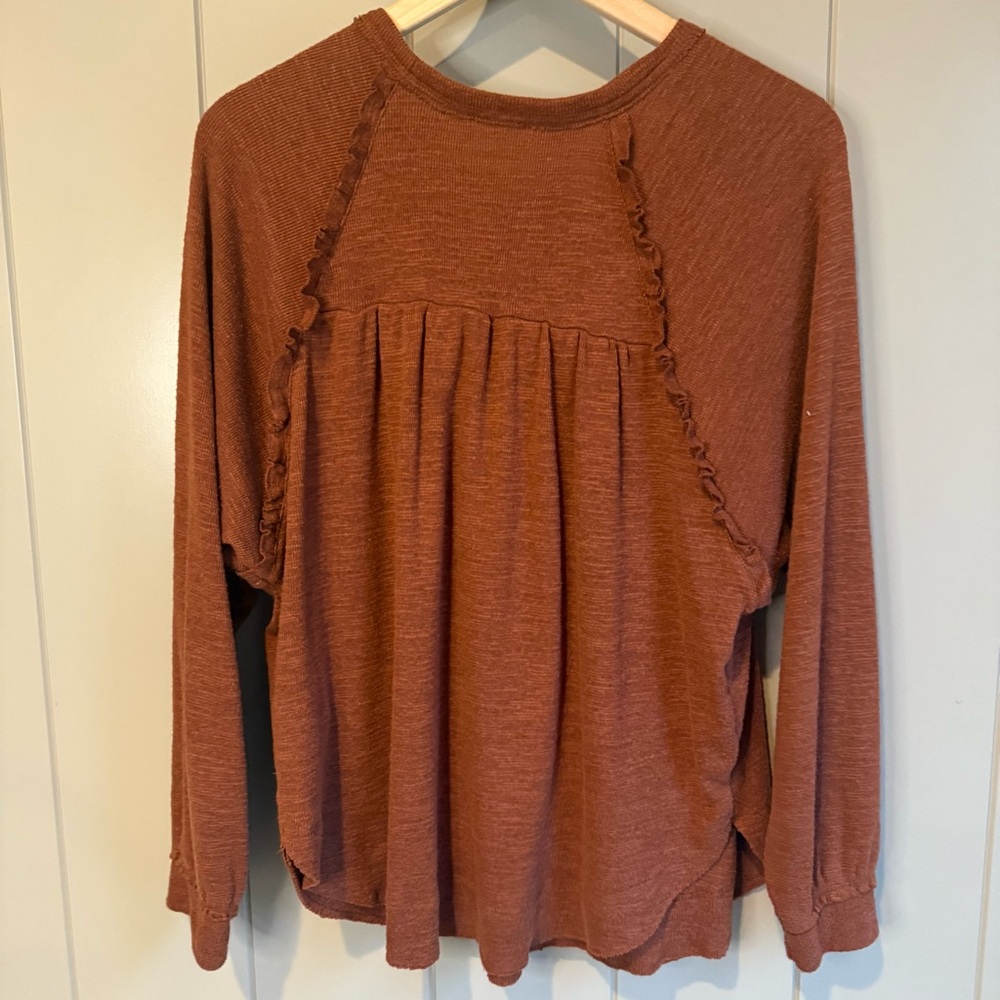 Anthropologie Pilcro Ruffled Raglan Thermal Top Rust Orange size Medium - Picture 3 of 10
